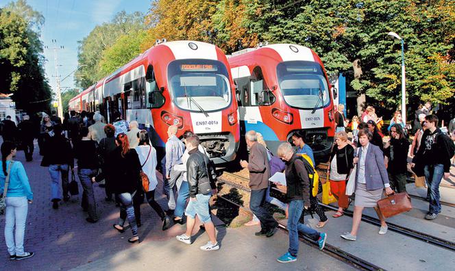 WARSZAWA: Przez remont torów WKD panuje chaos i dezinformacja