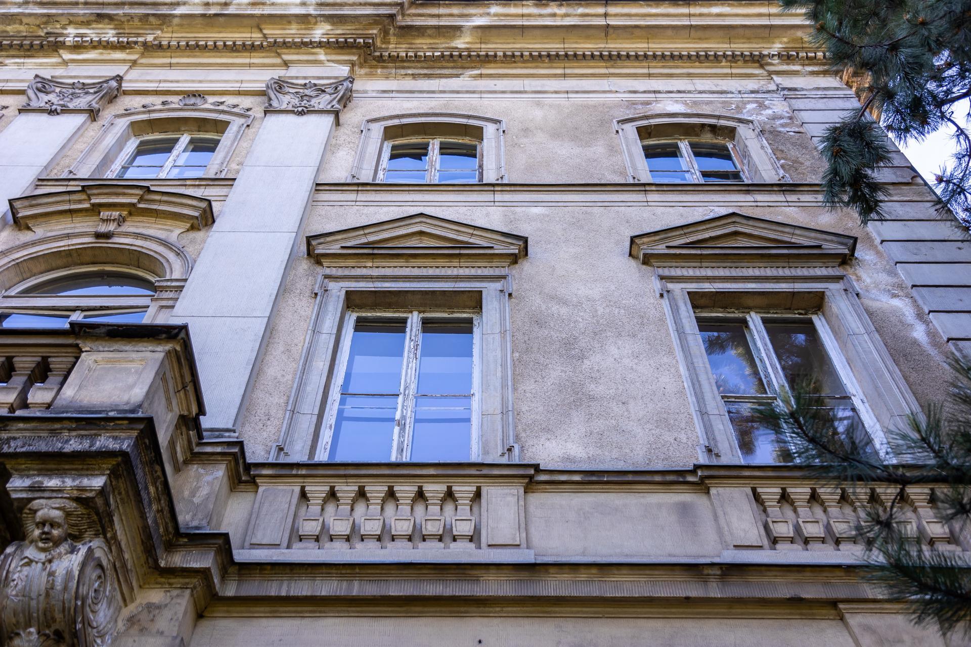 NADA Villa czyli Willa Gawrońskich w Warszawie - zdjęcia wnętrz zabytkowego pałacu i byłej ambasady