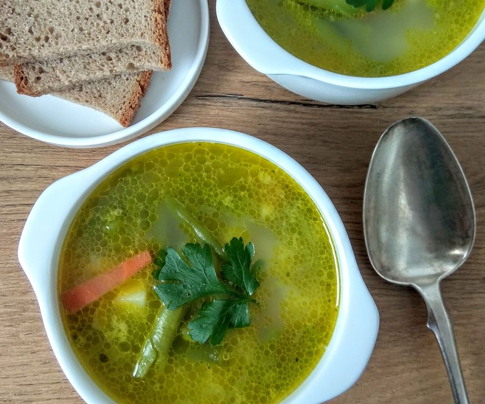 Zupa z mrożonej fasolki szparagowej: przepis jak zrobić jarzynową z mrożonki