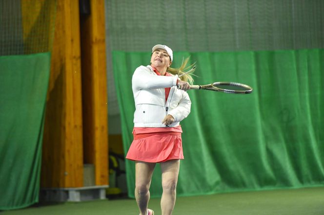 Katarzyna Niezgoda i ukochany rozgrzali kort! Spódniczka kusa, za to mimika "na bogato"