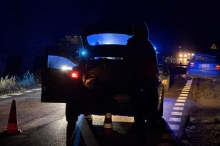 Śmiertelne potrącenie pod Sochaczewem. Kierowca BMW uciekł