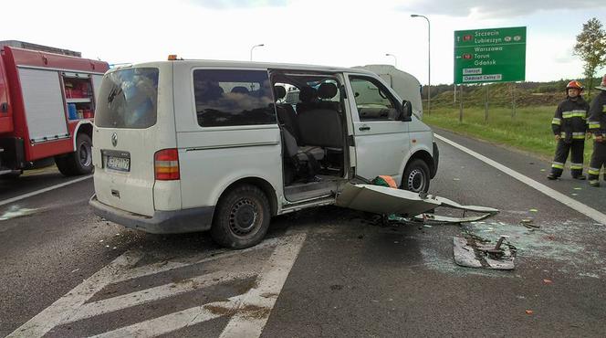 Wypadek w Pawłówku. Trzy osoby trafiły do szpitala! [ZDJĘCIA]