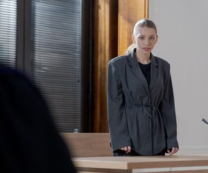 Przyjaciółki 25 sezon, odc. 302. Julka (Nicole Bogdanowicz)