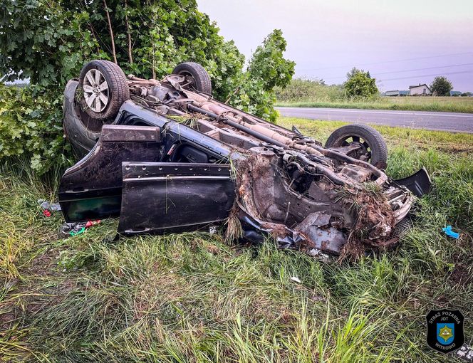 Tragiczne dachowanie w Strzyżewie Witkowskim! 45-latek zginął na miejscu