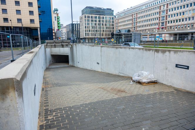 Nowy parking na Placu Powstańców Warszawy