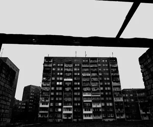 Ciało Andrzeja zwisało z balustrady