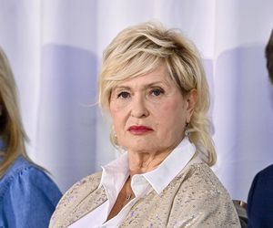 Ewa Kasprzyk z dekoltem do pępka. Tak pokazała się w programie na żywo!