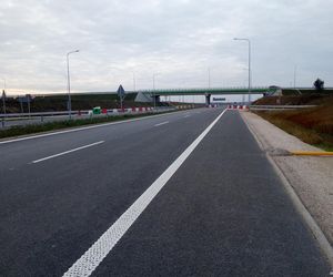 Kluczowy odcinek drogi w Podlaskiem niemal gotowy! Otwarcie zrewolucjonizuje ruch w regionie [ZDJĘCIA]