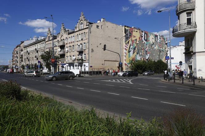 "Sralnik" na Pradze powrócił. W centrum dzielnicy znów jest smród i pełno śmieci 