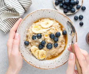 Nigdy tego nie rób, szykując owsiankę. Straci najcenniejsze właściwości