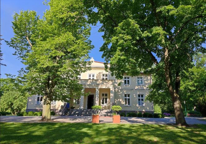 6. Zespół Szkół im. Jadwigi i Władysława Zamoyskich 