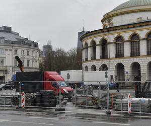 Finał WOŚP 2023. Budowa sceny w Warszawie