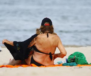 Agnieszka Fitkau-Perepeczko na plaży w Sopocie