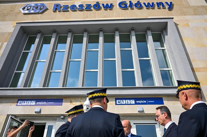 Dworzec Rzeszów Główny gotowy. W środku znalazło się miejsce na kulturę [ZDJĘCIA]