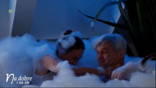 Na dobre i na złe, odcinek 718. Falkowicz (Michał Żebrowski), Kasia Smuda (Ilona Ostrowska)