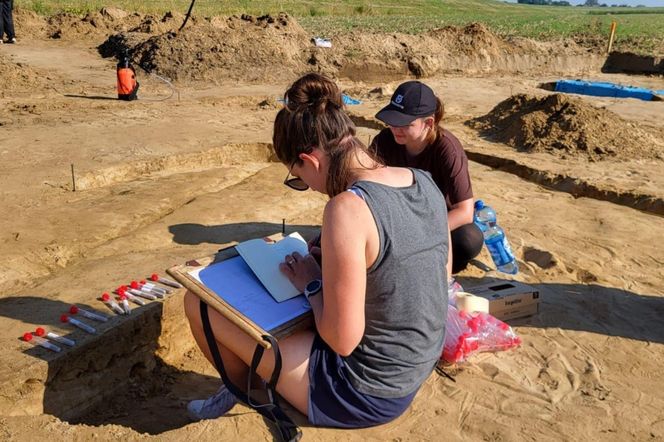 Wyjątkowe odkrycie w Chrystkowie archeolodzy początkowo woleli trzymać w tajemnicy. To domostwo sprzed 6 tysięcy lat! 