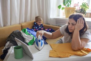 Pułapka autentyczności na Instagramie. Dlaczego „prawdziwe” mamy mogą szkodzić bardziej niż te idealne?