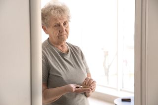 Dramat seniorów. Ujawniono dane o zadłużeniach. Kwoty tylko rosną! 