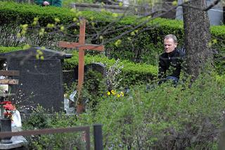Premier Donald Tusk wybral się na cmentarz. Już 5 lat  tęskni za mamą