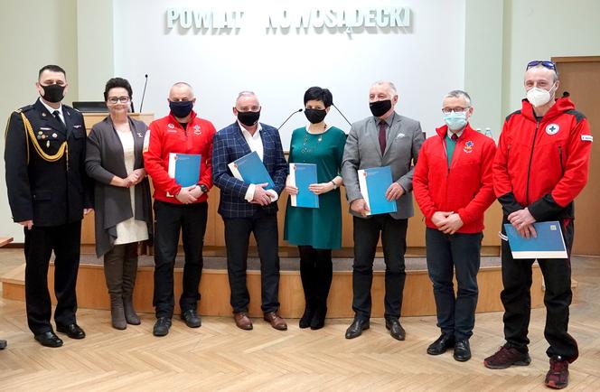 WOPR i GOPR w szkole w Marcinkowicach. Uczniowie w praktyce poznają prace tych służb