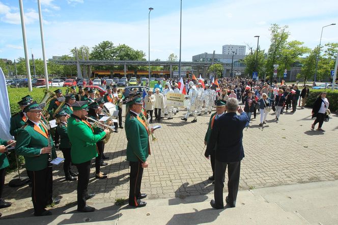 Warszawa pielęgnuje tradycję hutniczą. Kolorowa parada przeszła ulicami miasta