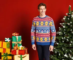 Jak Święta to tylko do Lidla? Świąteczne swetry z logiem Lidla. Idealne do ubierania choinki! Sieć po raz kolejny pobije rynek?