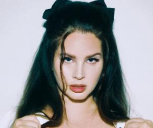 Lana Del Rey wyszła za mąż za 10 lat starszego pogromcę aligatorów. Co za mezalians