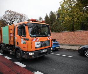 Flota śmieciarek w Warszawie właśnie urosła. Na ulice wyjadą nowe pojazdy