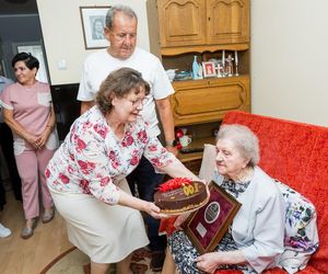 Stuletnie bydgoszczanki. Prakseda była listonoszką, potem kopała okopy. Wiesława zrobiła wszystko, by zostać nauczycielką
