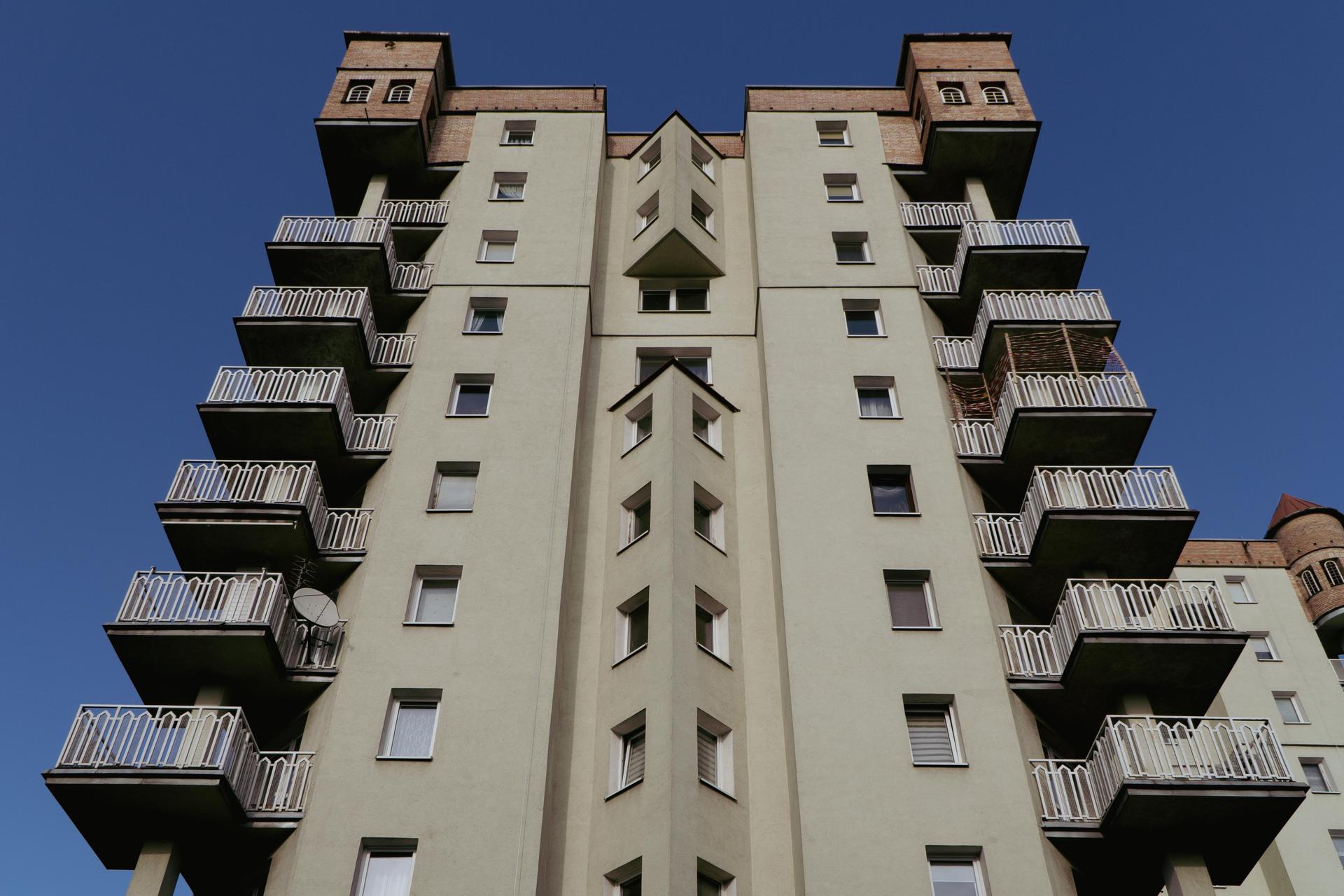 Blok-zamek w Krakowie - zdjęcia. Zobacz Wawel z wielkiej płyty