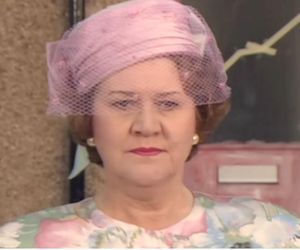 Patricia Routledge, niezapomniana Pani Bukietowa z serialu „Co ludzie powiedzą?”