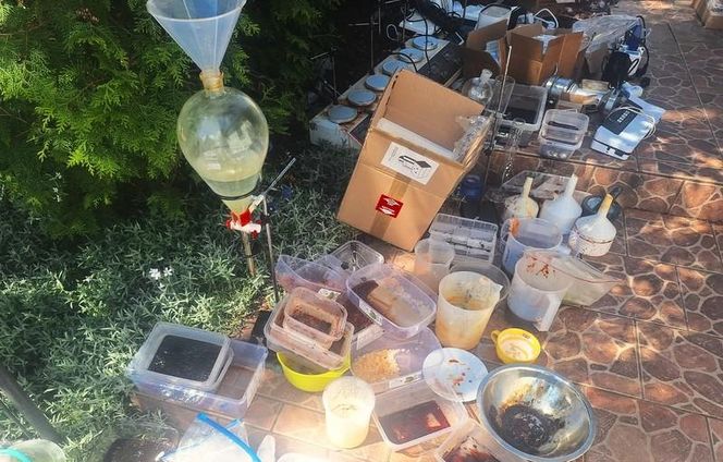 Kolejny cios w narkobiznes. Policja zlikwidowała tajne laboratorium pod Bydgoszczą!