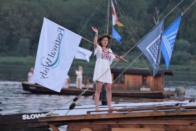 Festiwal Wisły 2023 w Bydgoszczy. Tak było na paradzie łodzi [ZDJĘCIA]