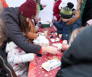 Manufaktura Świętego Mikołaja powróciła do Sosnowca. Warsztaty, jarmark, karuzele i inne atrakcje