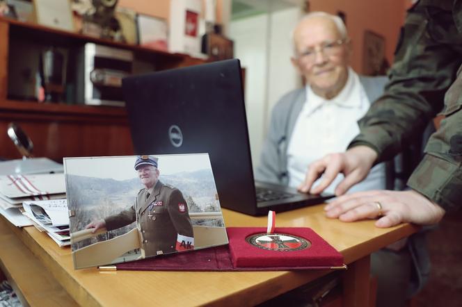 Pierwszy kombatant na Śląsku został zarejestrowany do szczepienia. To major Henryk Czerwiński, żołnierz Armii Krajowej, który ma 97 lat