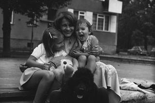 QUIZ Dzieciństwo PRL. Dokończ kultowe teksty od mam!