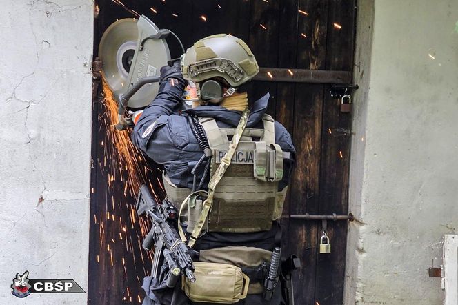 Potężne uderzenie CBŚP na Śląsku. Zlikwidowali "fabrykę" narkotyku zombie i przejęli towar za 6 mln zł