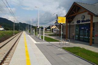 Nowe perony i infrastruktura kolejowa na kryniczance w Dolinie Popradu