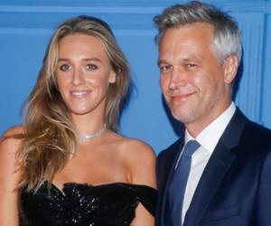 Michał Żebrowski nago na Instagramie. Wyraźny cień na nodze to z pewnością nie wpadka!