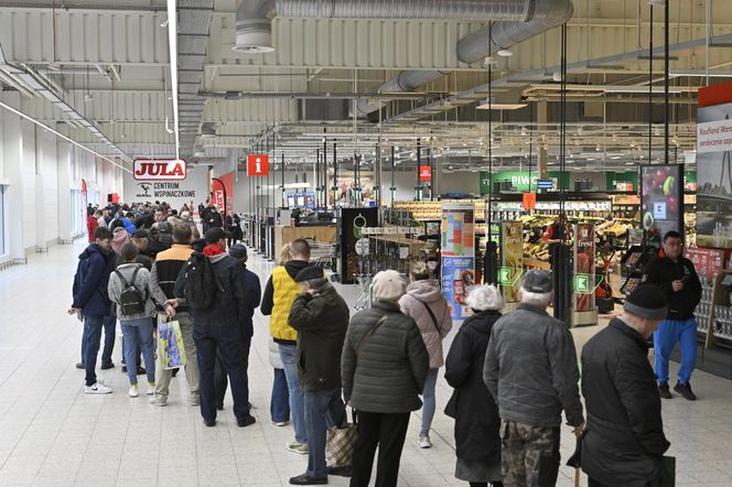 Wielkie otwarcie sklepu szwedzkiego giganta w Warszawie. Były gigantyczne promocje i długie kolejki