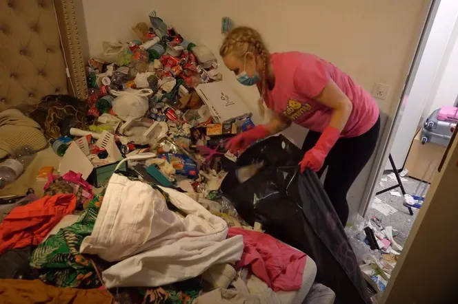 Posprzątała najbrudniejszy dom w Europie. Góra śmieci zasłaniała okna