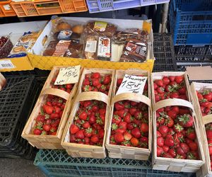 Rzeszowskie targowiska pełne świeżych owoców i warzyw