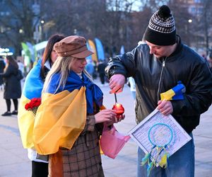 Demonstracja Trzy lata w obronie Ukrainy na pl. Solidarności