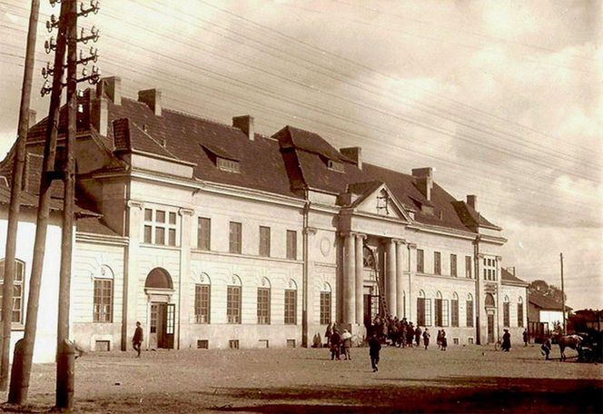 Dworce kolejowe w woj. lubelskim 100 lat temu