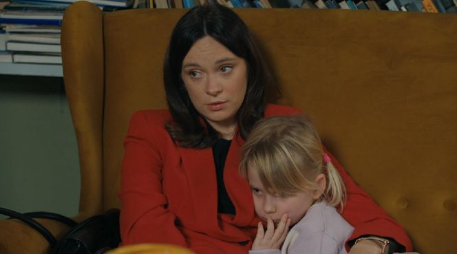 Barwy szczęścia, odcinek 3180. Natalia (Maria Dejmek), Lea (Lena Sobota)