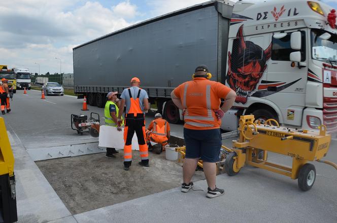 Tak naprawiano betonową nawierzchnię autostrady A1