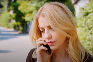 Seda zakradnie się do domu Gonul.