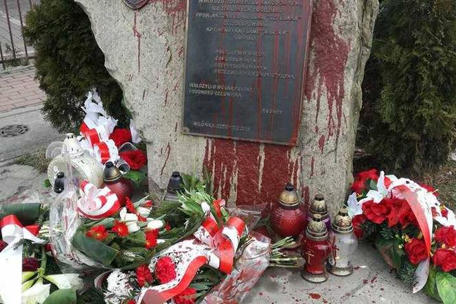 Podbeskidzie: Oblał farbą pomnik żołnierza NSZ. Nie przyznaje się do winy
