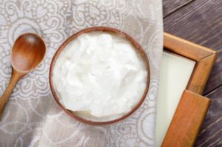 Zsiadłe mleko: właściwości zdrowotne. Jak zrobić zsiadłe mleko? 