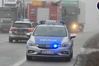 Czołowe zderzenie busa z tirem na DK50! Są ranni, jedna osoba nie żyje